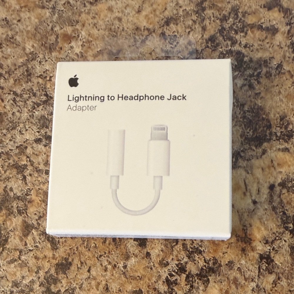 Apple Lightning to 3.5mm Headphone Jack - White
